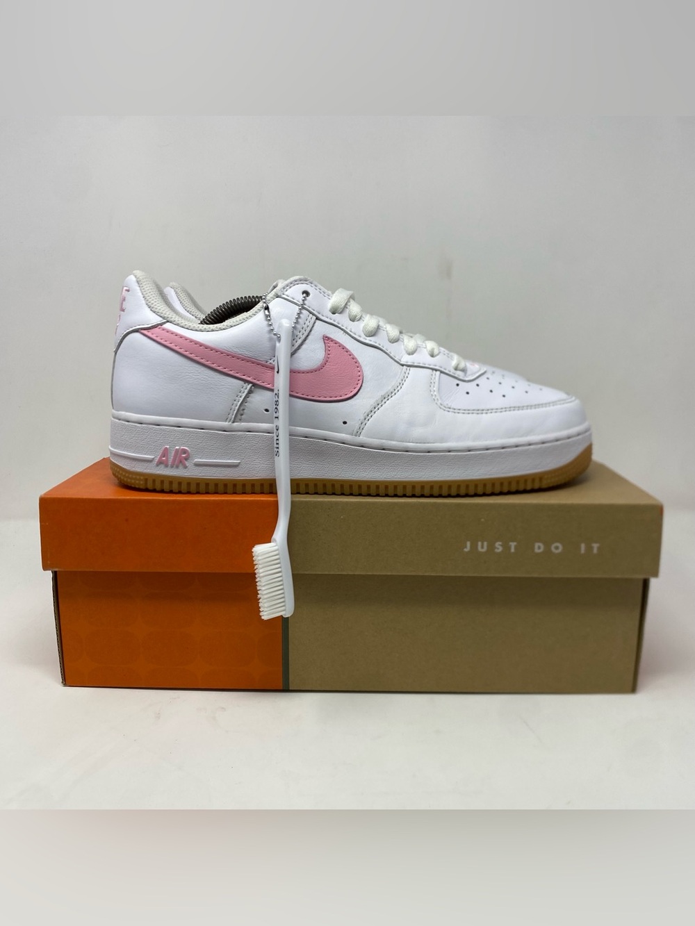Nike Air Force 1 Low Retro White Pink Gum DM0576-101 Mens 9.5 Womens 11